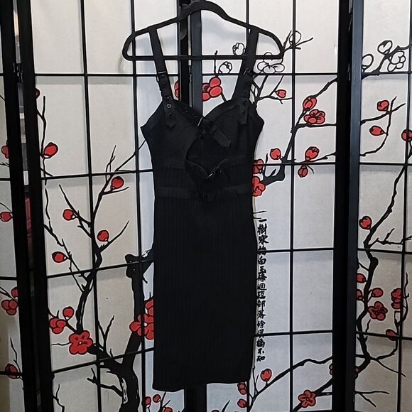 House Of CB Octavia Bandagr Dress In Black. - Picture 5 of 15
